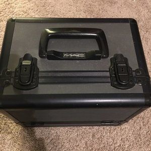 -Mac Professional Makeup Case